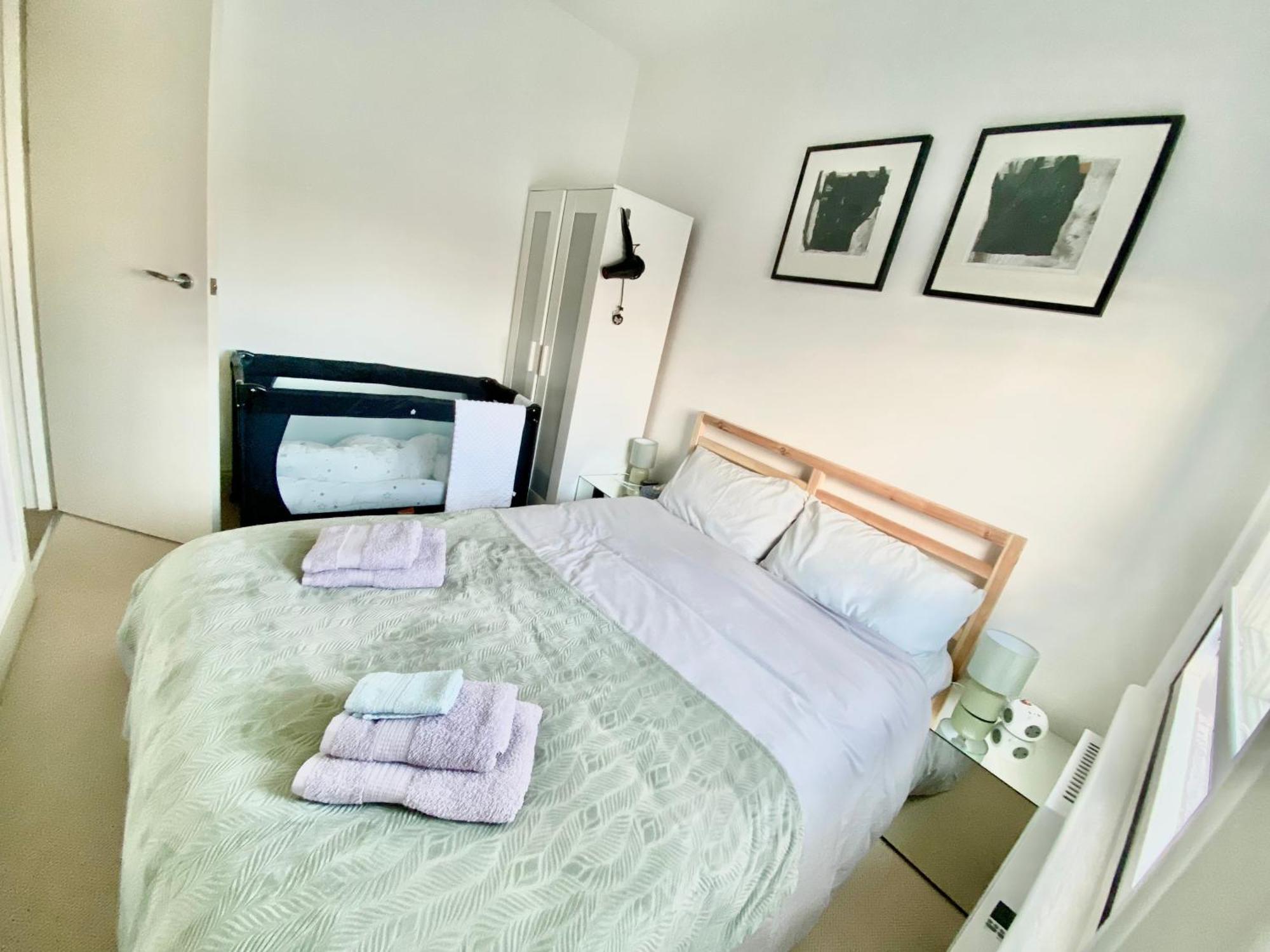 Queen Adelaide London Ngoại thất bức ảnh